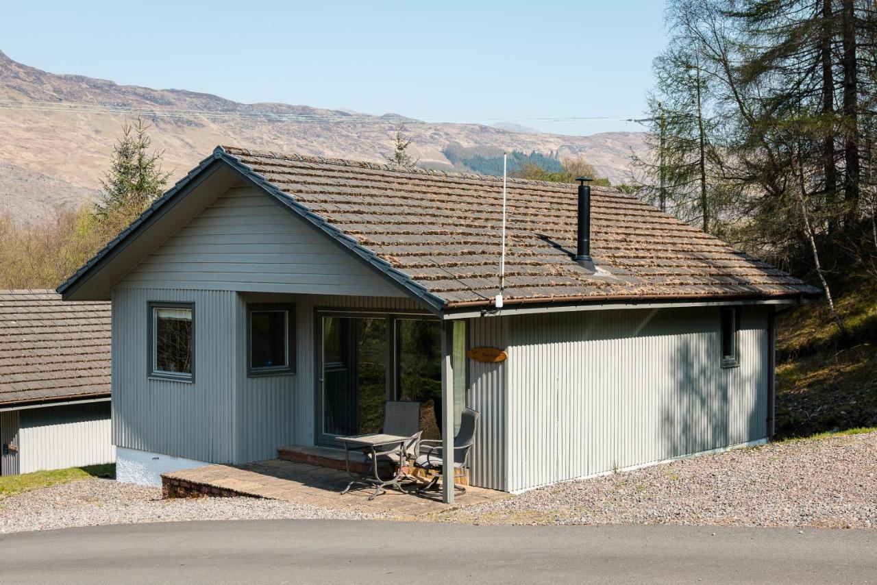 Deerstalker Chalet Villa Crianlarich Exterior photo